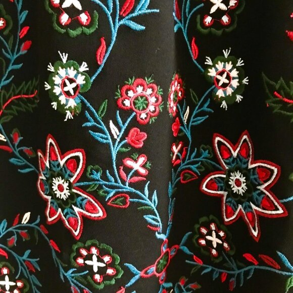 Zara Sleeveless Black Shift Dress with Embroideries,   size M - Picture 11 of 15